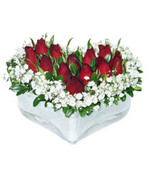  Çorum online çiçek gönderme sipariş  mika kalp içerisinde 9 adet kirmizi gül