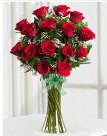 Cam vazo içerisinde 11 kırmızı gül vazosu  Çorum çiçek online çiçek siparişi 