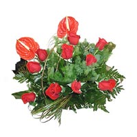 9 adet kirmizi gül ve antorium   Çorum 14 şubat sevgililer günü çiçek 