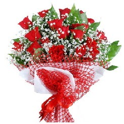 11 kırmızı gülden buket  Çorum hediye sevgilime hediye çiçek 
