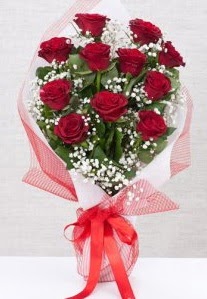 11 kırmızı gülden buket çiçeği  Çorum hediye sevgilime hediye çiçek 